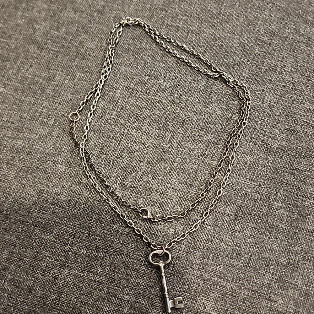 Key Necklace - Picture 3 of 4